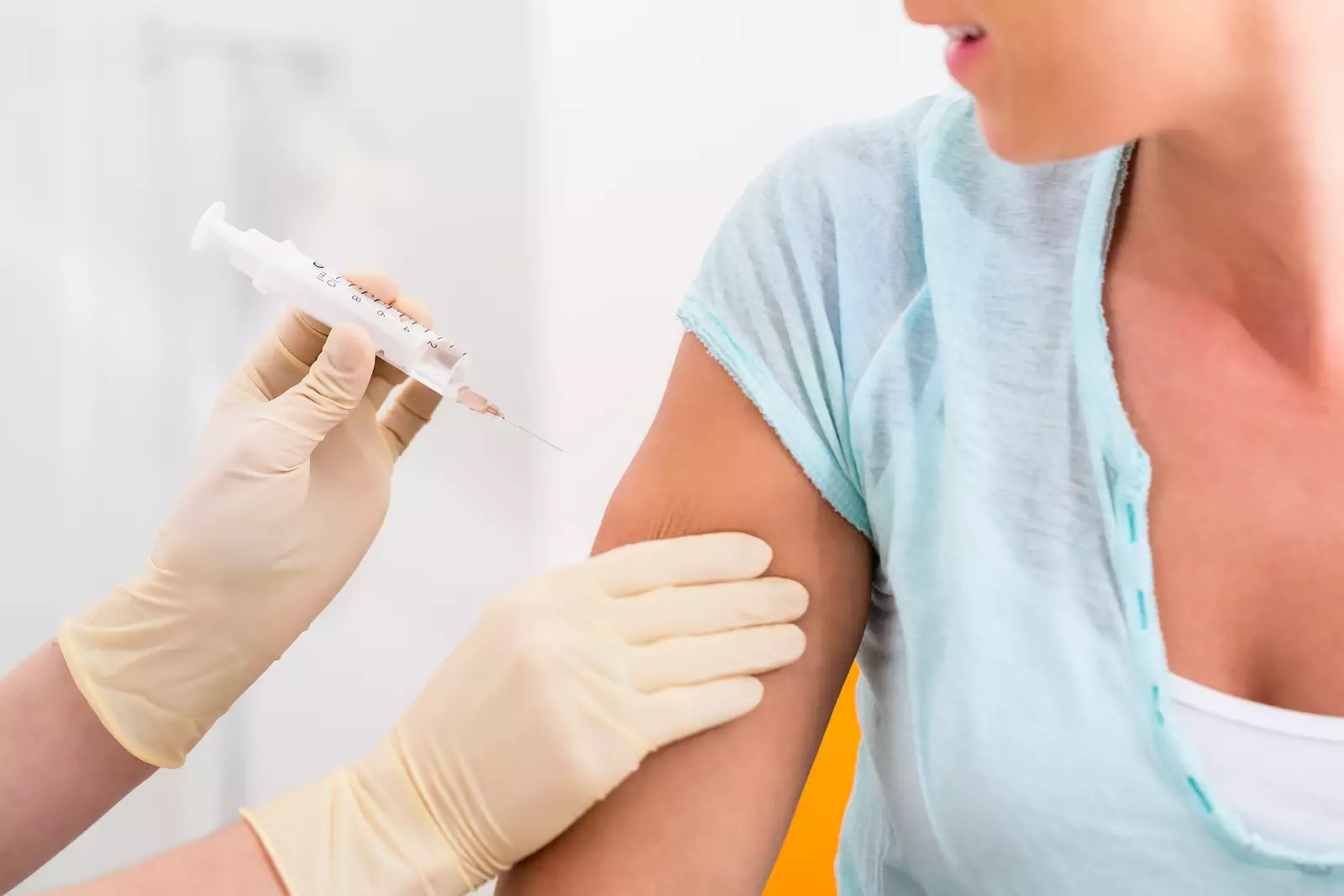 EUA anunciam testes em seres humanos de nova vacina contra vírus Zika